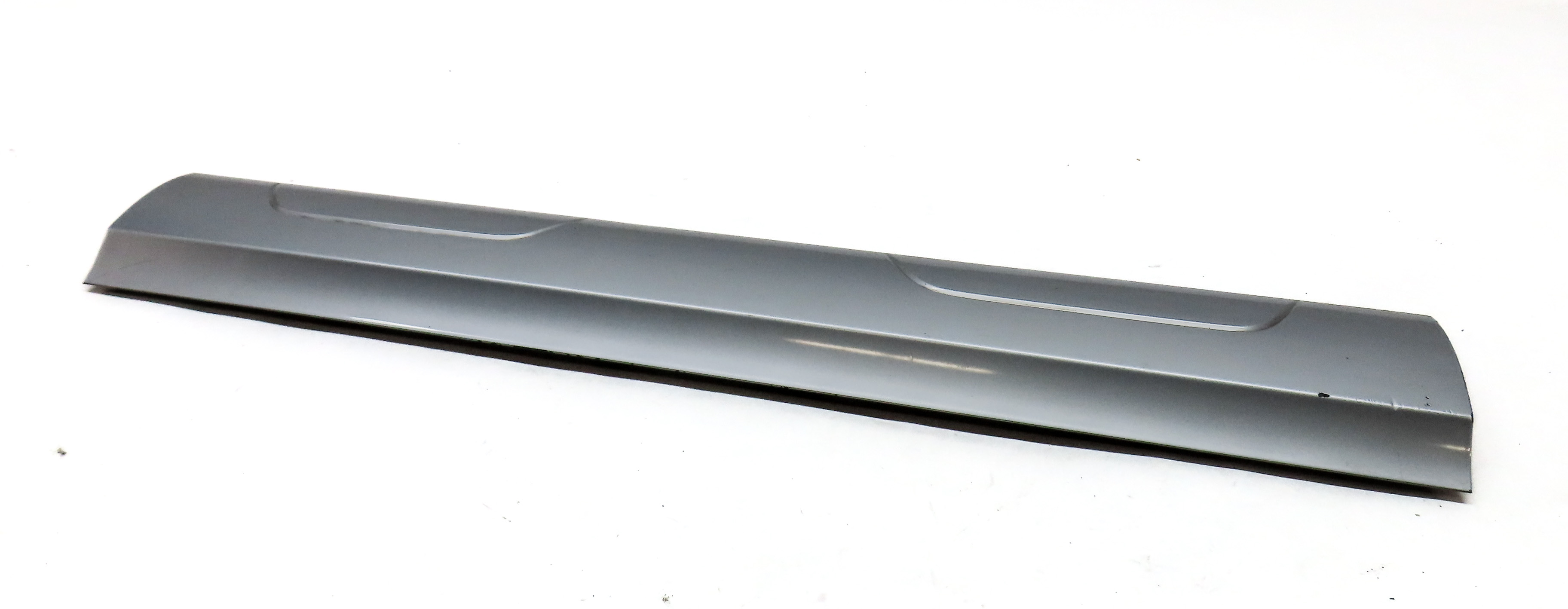 2015 AUDI Q3 (8U) FRONT RIGHT PASSENGER LOWER DOOR MOULDING TRIM  (Silver) — exact item pictured